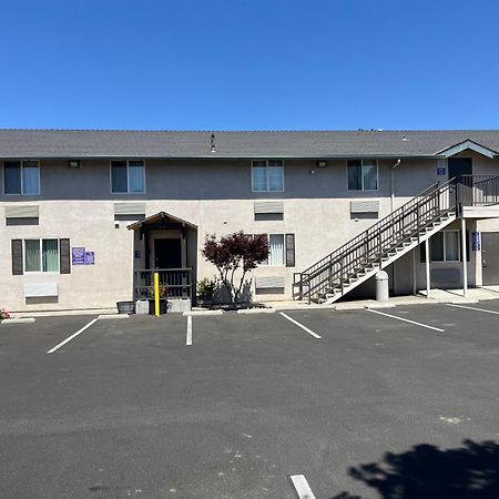 Western Motel Salinas Bagian luar foto