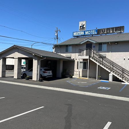 Western Motel Salinas Bagian luar foto