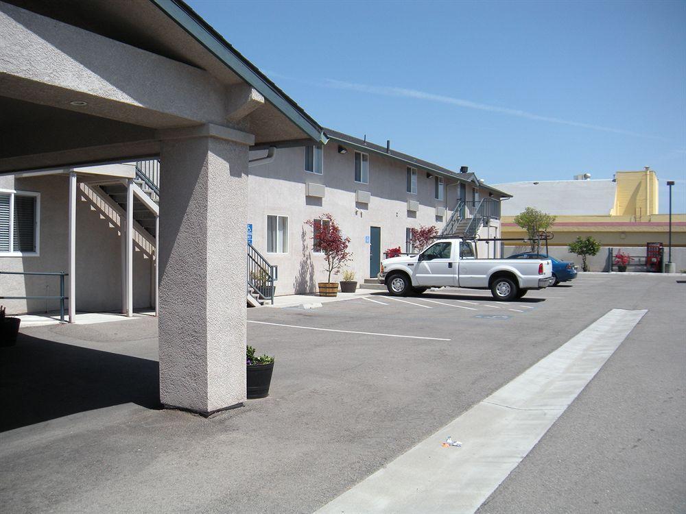 Western Motel Salinas Bagian luar foto