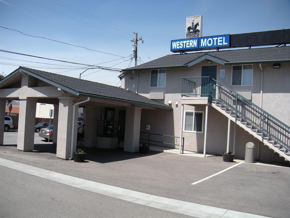 Western Motel Salinas Bagian luar foto