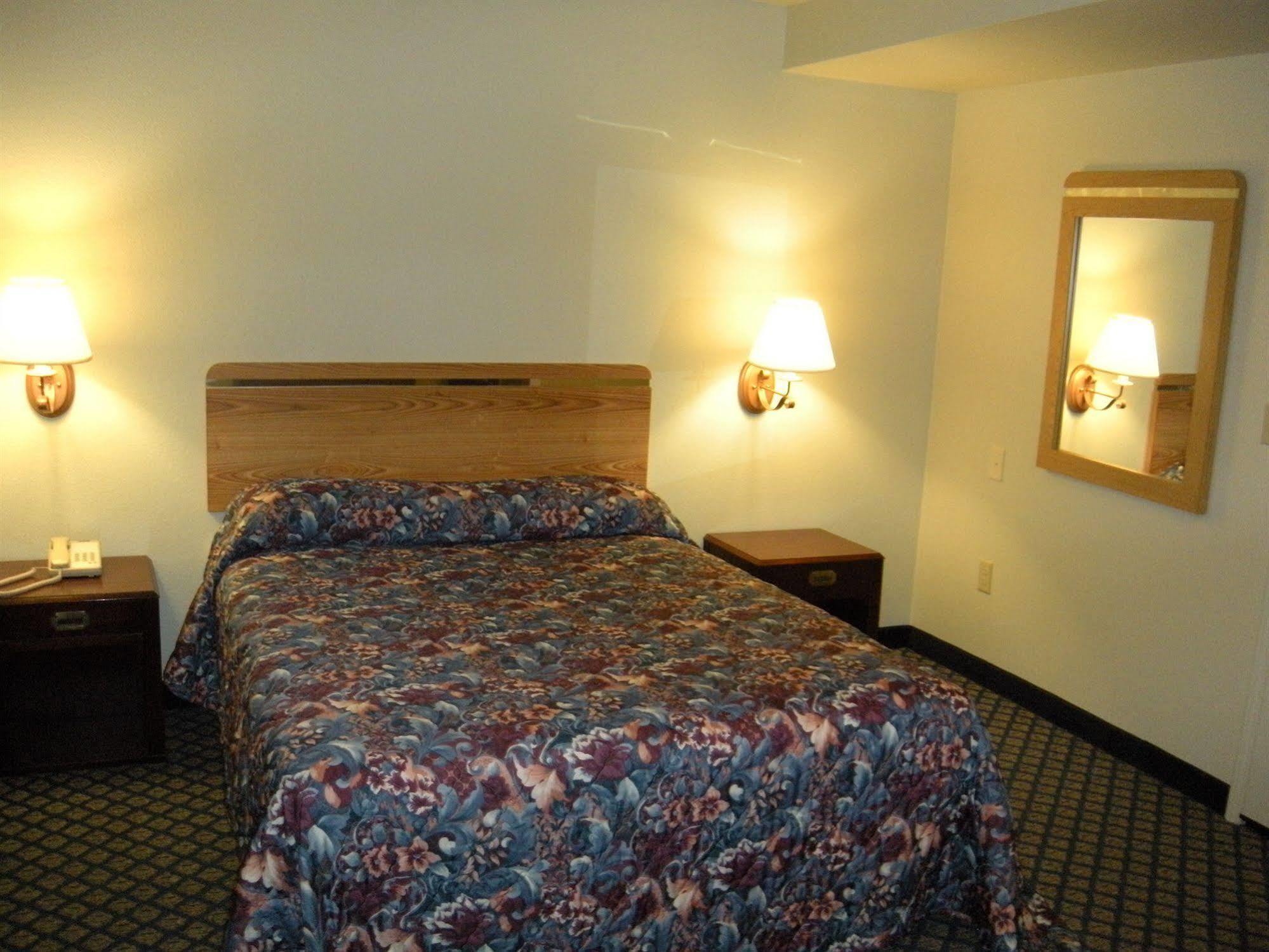 Western Motel Salinas Bagian luar foto